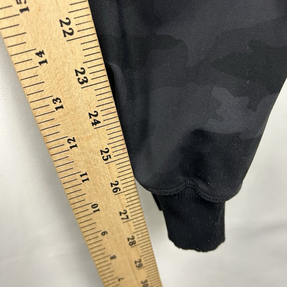 Lululemon Women’s On the Fly Jogger 28" Luxtreme Heritage 365 | Size 8 | Camo - Picture 4 of 16